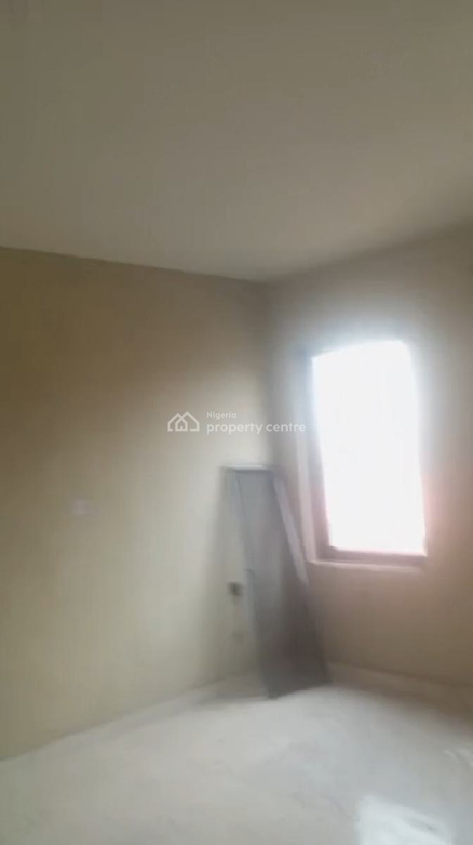 3-bedroom Fully Serviced Flat  on The 2nd Floor, Greater Lagos Estate, Surulere, Lagos, Flat / Apartment for Rent