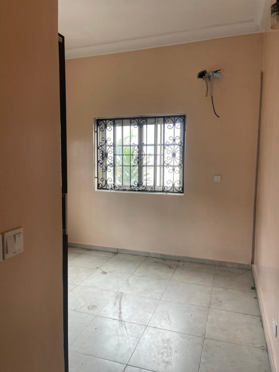 Spacious 3 Bedroom Apartment, Lekki Phase 1, Lekki, Lagos, Flat / Apartment for Rent
