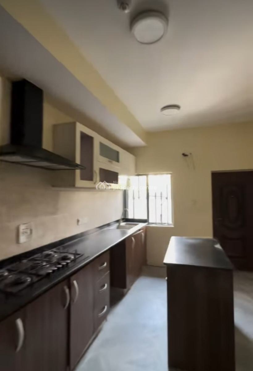 Well-finished and Serviced 4 Bedroom En-suite Townhouse with an Enclos, Lekki Phase 1, Lekki, Lagos, Terraced Duplex for Rent