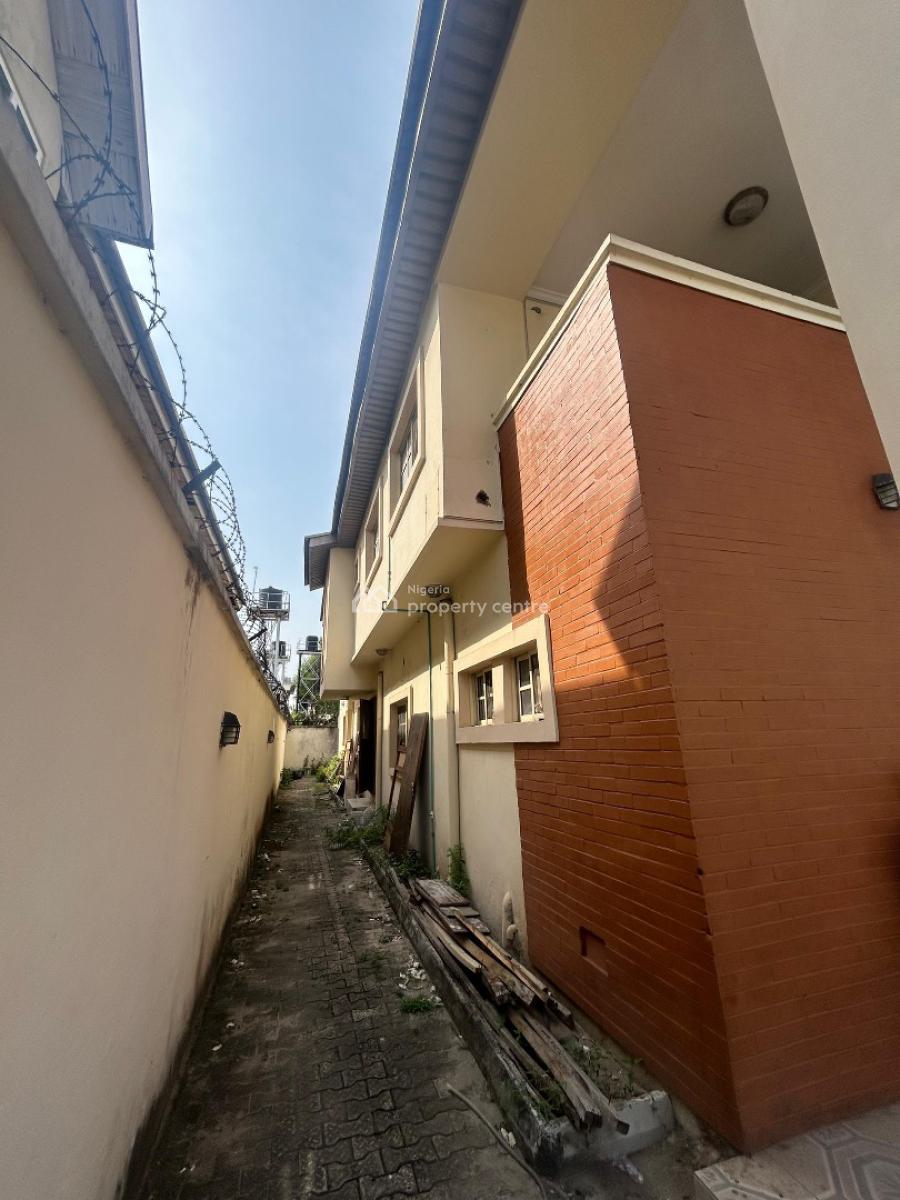 Well Maintained Five (5) Bedroom Semi Detached House with 2rooms Bq, Lekki Phase 1, Lekki, Lagos, Semi-detached Duplex for Rent