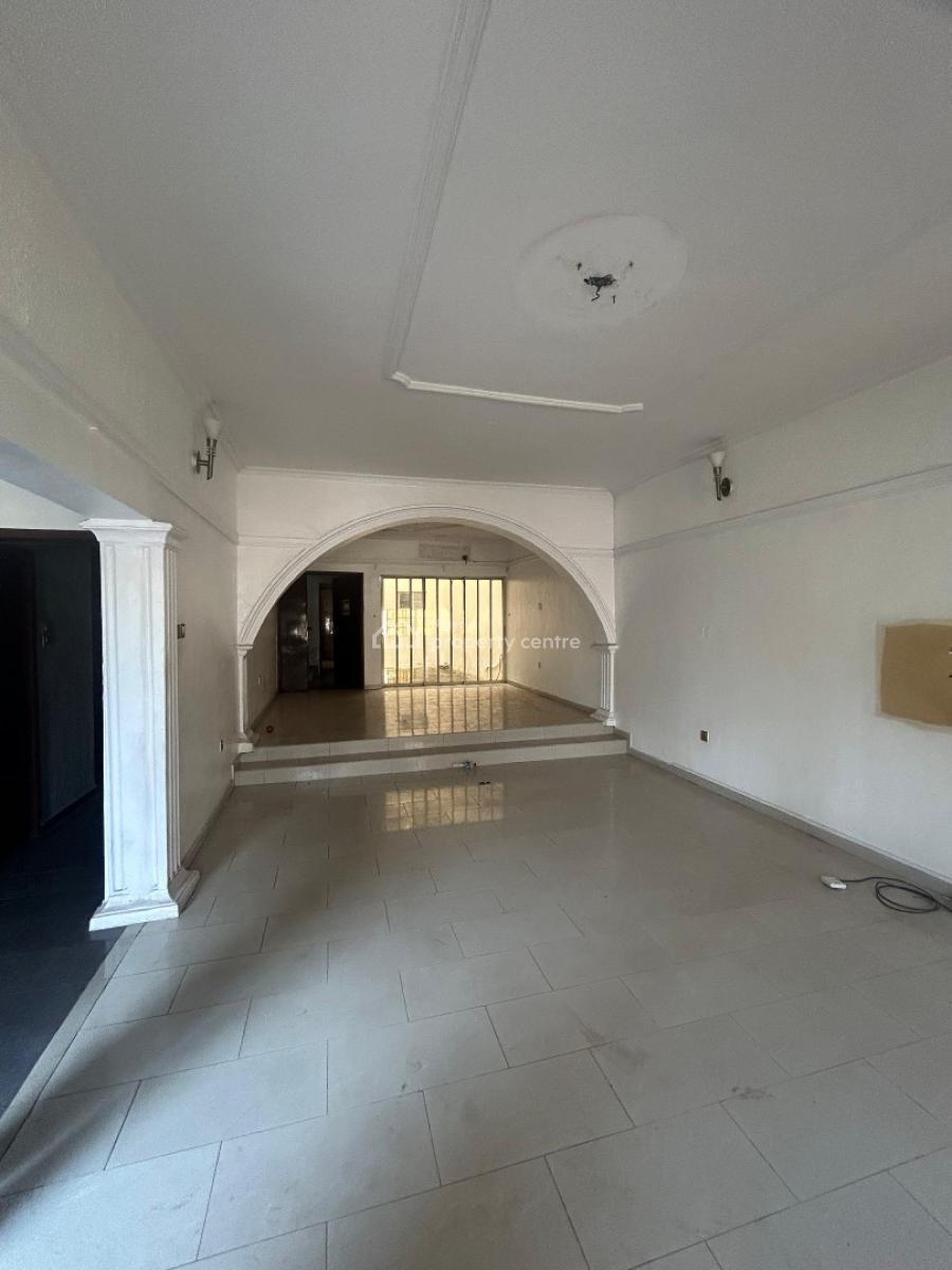 Well Maintained Five (5) Bedroom Semi Detached House with 2rooms Bq, Lekki Phase 1, Lekki, Lagos, Semi-detached Duplex for Rent