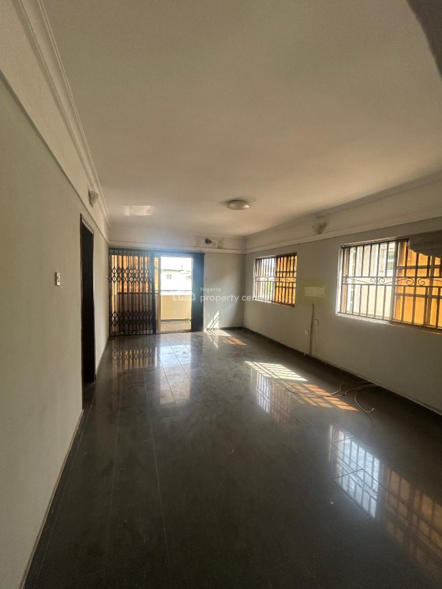 Well Maintained Five (5) Bedroom Semi Detached House with 2rooms Bq, Lekki Phase 1, Lekki, Lagos, Semi-detached Duplex for Rent