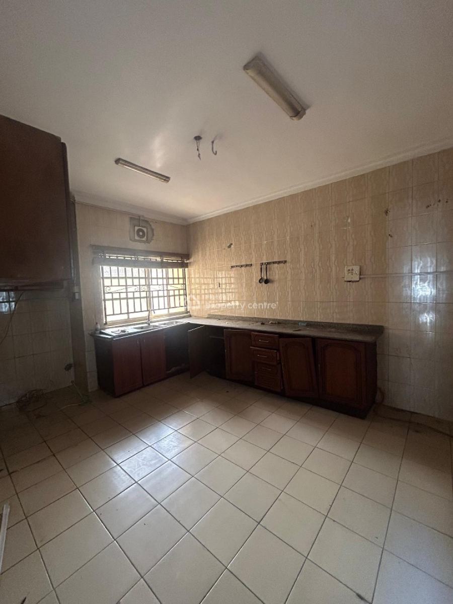 Well Maintained Five (5) Bedroom Semi Detached House with 2rooms Bq, Lekki Phase 1, Lekki, Lagos, Semi-detached Duplex for Rent