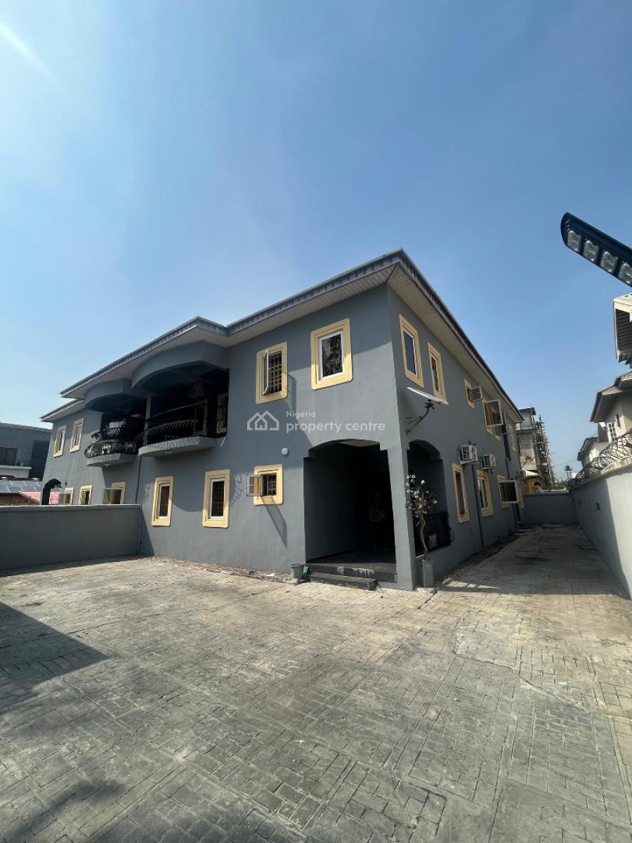 Well Maintained Five (5) Bedroom Semi Detached House, Lekki Phase 1, Lekki, Lagos, Semi-detached Duplex for Rent
