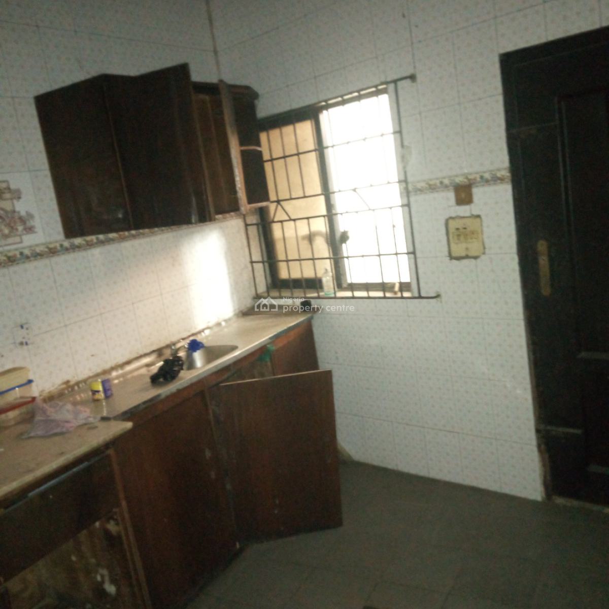Executive & Luxury 4 Bedroom Fully Detached Duplex with a Room Bq, Akobi Crescent Off Fashoro, Surulere Lagos, Surulere, Lagos, Detached Duplex for Rent
