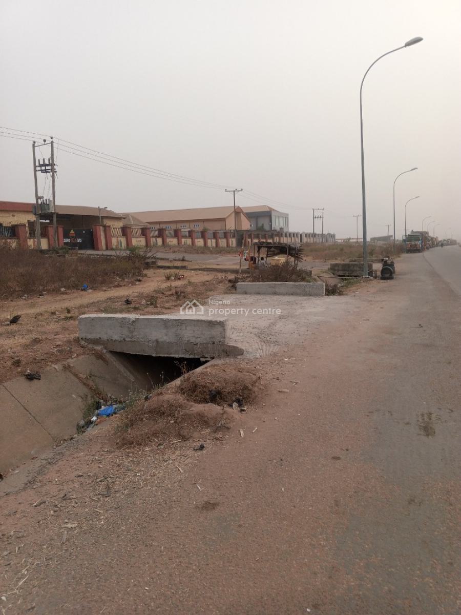 Massive 3,500sqm Commercial Plot  By Express Highway, Kubwa, Abuja, Commercial Land for Sale