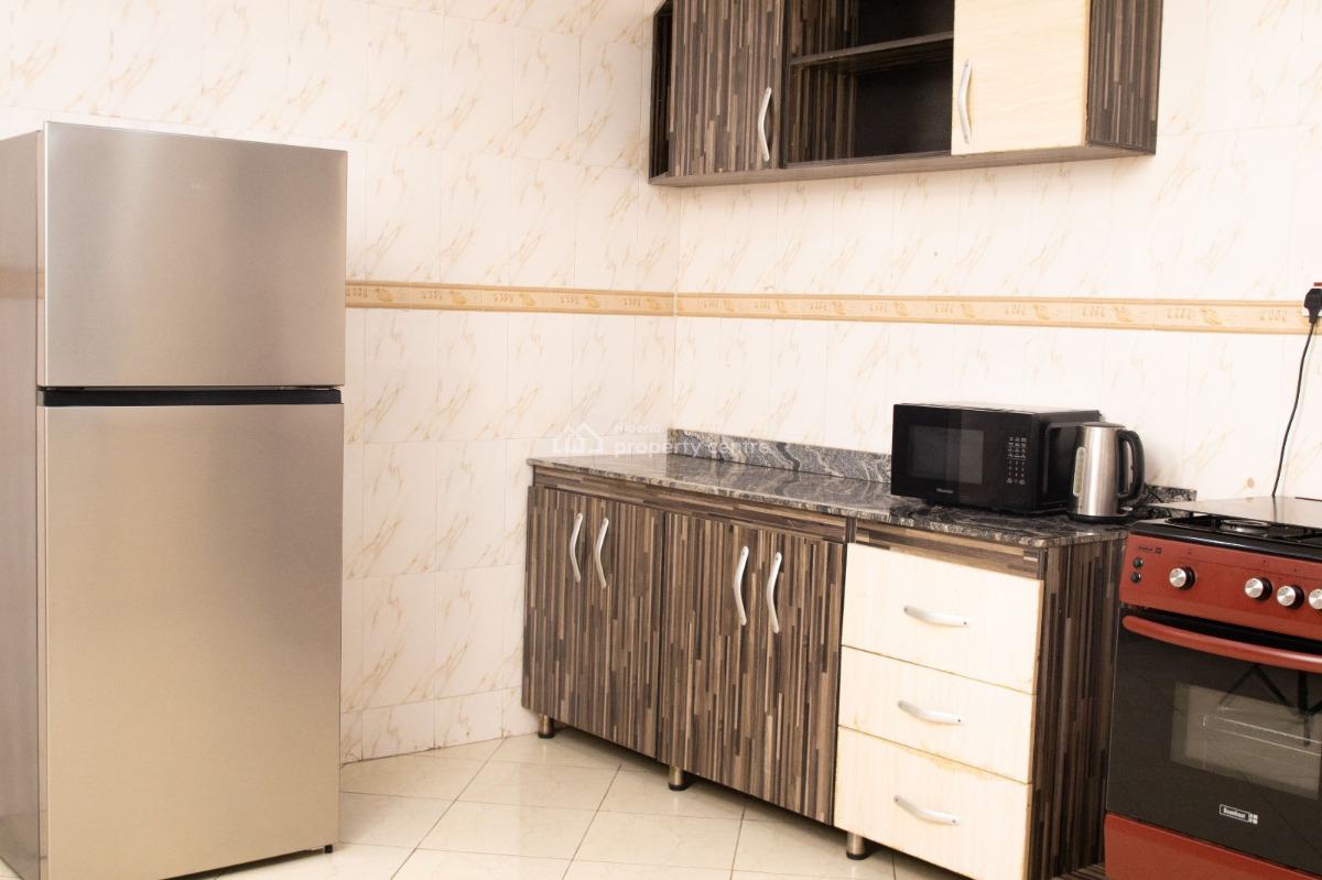 Cozy 2-bedroom Apartment, Gra, Ikeja, Lagos, Flat / Apartment Short Let