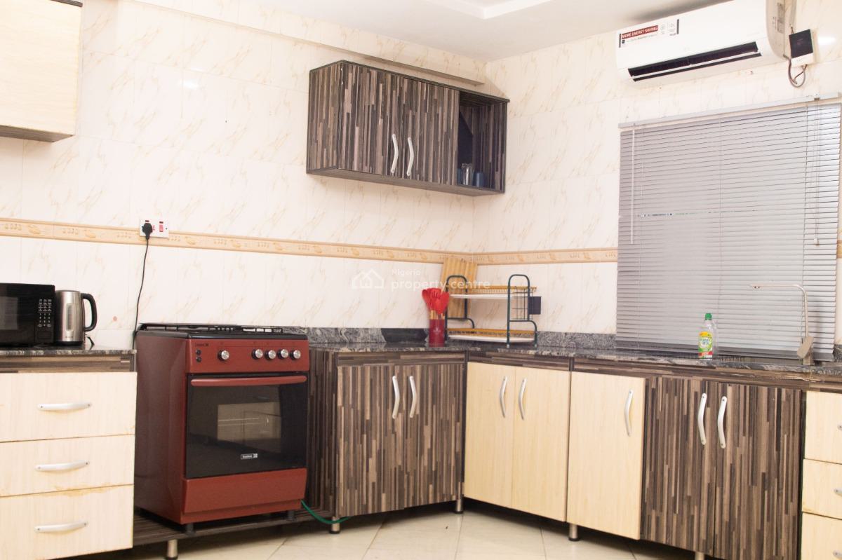 Cozy 2-bedroom Apartment, Gra, Ikeja, Lagos, Flat / Apartment Short Let