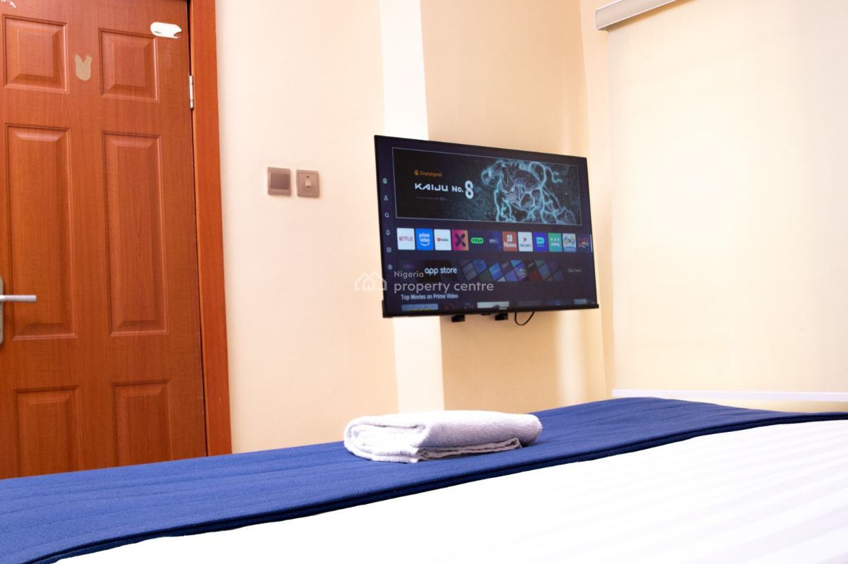Cozy 2-bedroom Apartment, Gra, Ikeja, Lagos, Flat / Apartment Short Let