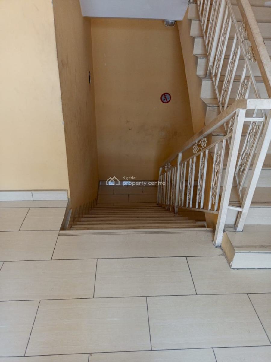 Serviced 3 Bedrooms Flat with Bq in Pristine Condition (unfurnished), Oral Estate, By Chevron Toll Gate, Lekki, Lagos, Flat / Apartment for Rent