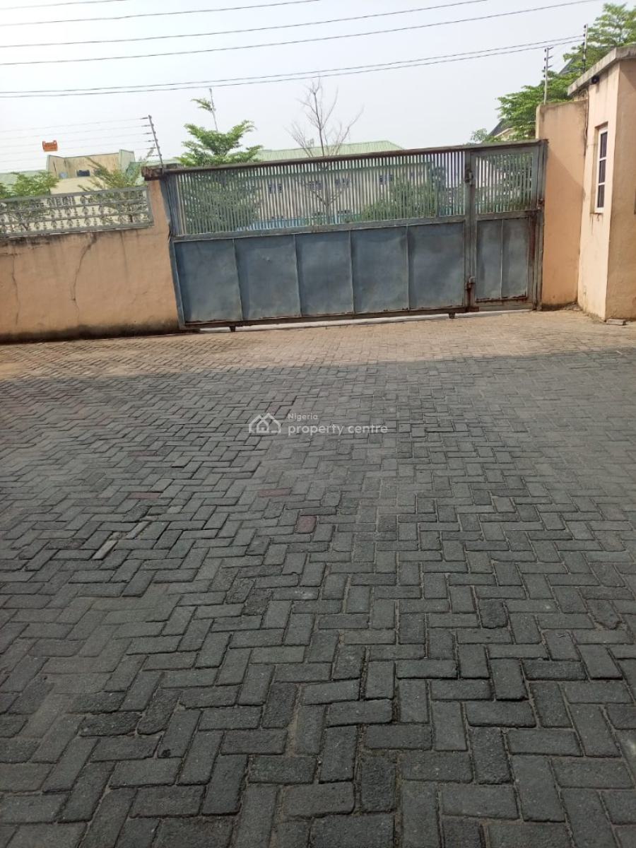 Serviced 3 Bedrooms Flat with Bq in Pristine Condition (unfurnished), Oral Estate, By Chevron Toll Gate, Lekki, Lagos, Flat / Apartment for Rent