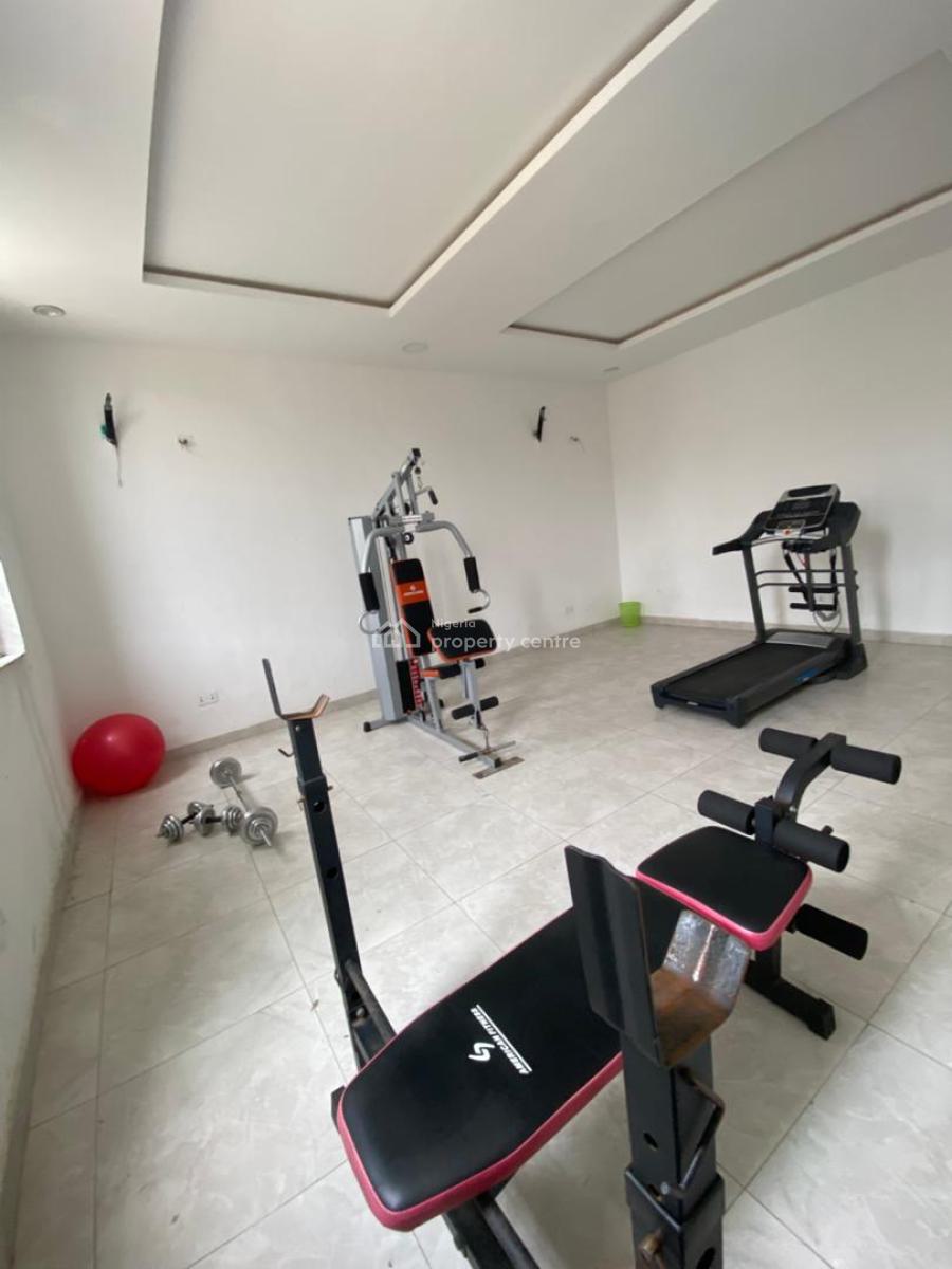 Serviced  Semi Master Sharing Full Fitted Kitchen with Pool and Gym, Orchid Road Before Roundabout, Lekki, Lagos, Self Contain (single Rooms) for Rent