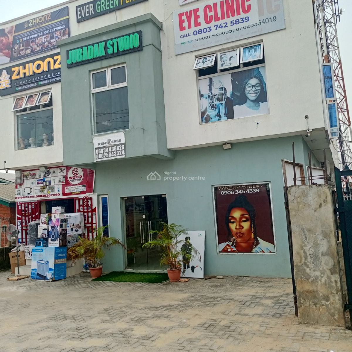 a Sharp and Spacious Shop Facing The Lekki-epe Expressway Road, Sangotedo Ajah-lekki, Sangotedo, Ajah, Lagos, Shop for Rent