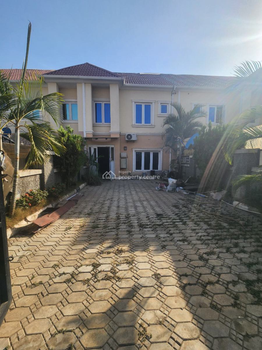 Spacious 3 Bedroom Duplex in a Secure Location, Naf Valley Estate, Asokoro District, Abuja, Terraced Duplex for Rent
