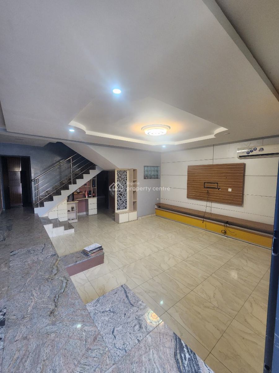 Spacious 3 Bedroom Duplex in a Secure Location, Naf Valley Estate, Asokoro District, Abuja, Terraced Duplex for Rent