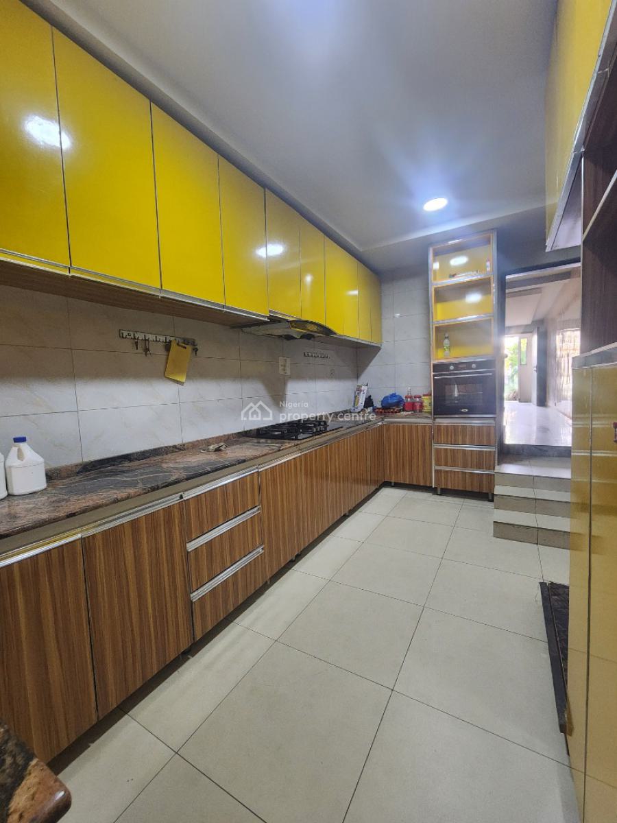 Spacious 3 Bedroom Duplex in a Secure Location, Naf Valley Estate, Asokoro District, Abuja, Terraced Duplex for Rent