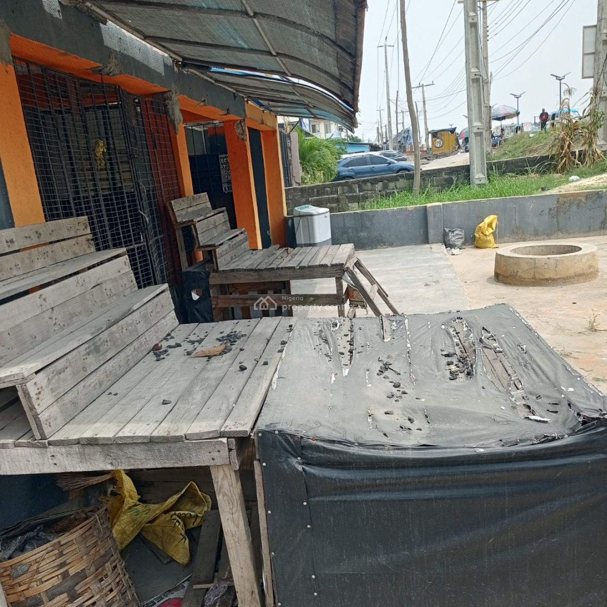 a Sharp and Serene Shop (downstairs) Facing The Lekki-epe Expressway R, Sangotedo Ajah-lekki, Sangotedo, Ajah, Lagos, Shop for Rent