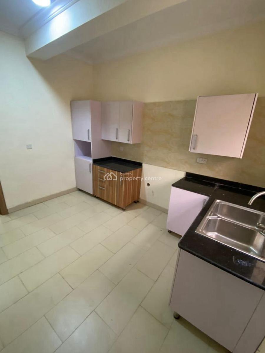 a Spacious 2bedroom Apartment En-suit, Lekki Scheme 2, Lekki, Lagos, Flat / Apartment for Rent