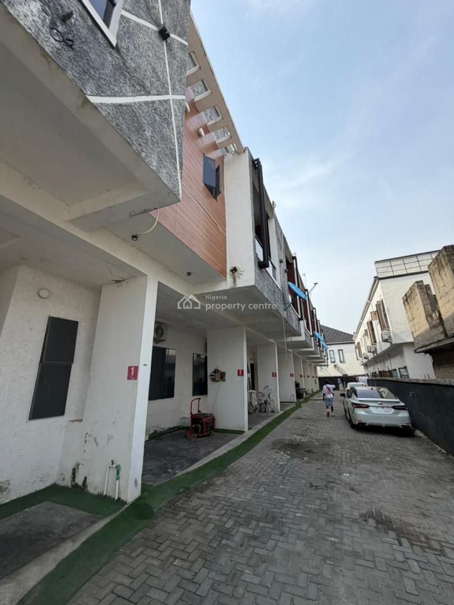 3-bedroom with Family Lounge, Ikota, Lekki, Lagos, Terraced Duplex for Rent