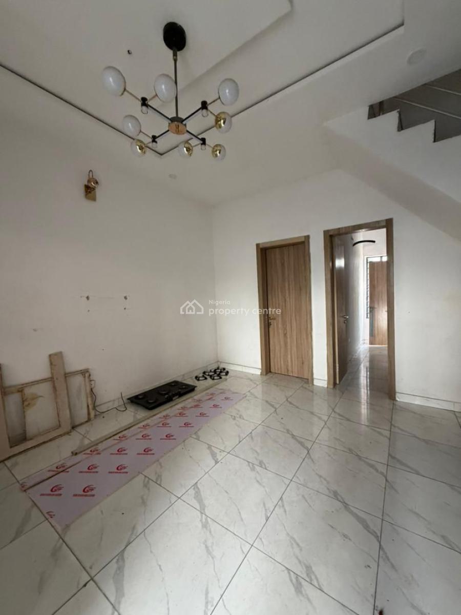 3-bedroom with Family Lounge, Ikota, Lekki, Lagos, Terraced Duplex for Rent