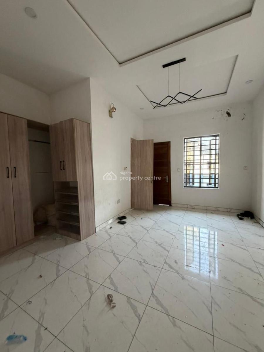 3-bedroom with Family Lounge, Ikota, Lekki, Lagos, Terraced Duplex for Rent