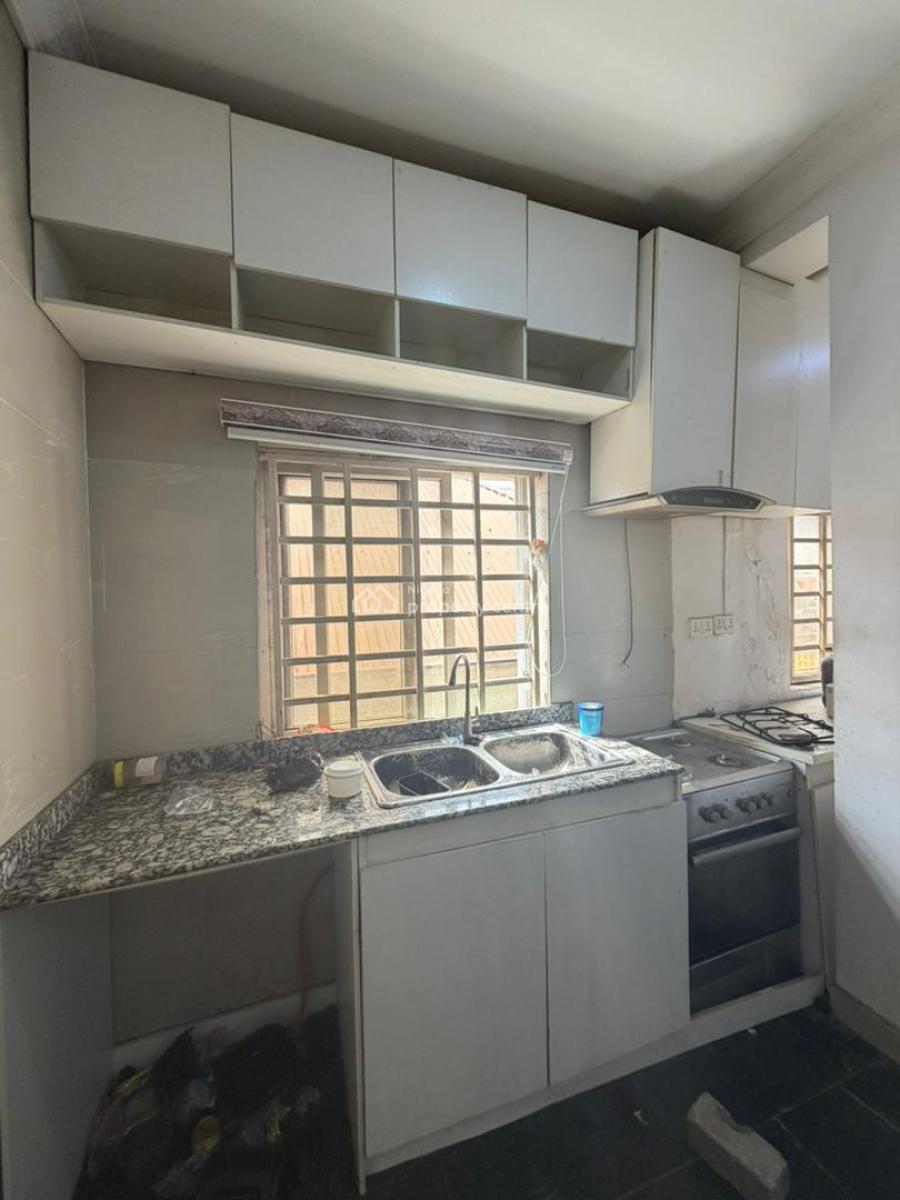 Lekki Phase 1 Apartment: 2-bedroom with Security, Lekki Phase 1, Lekki, Lagos, Flat / Apartment for Rent