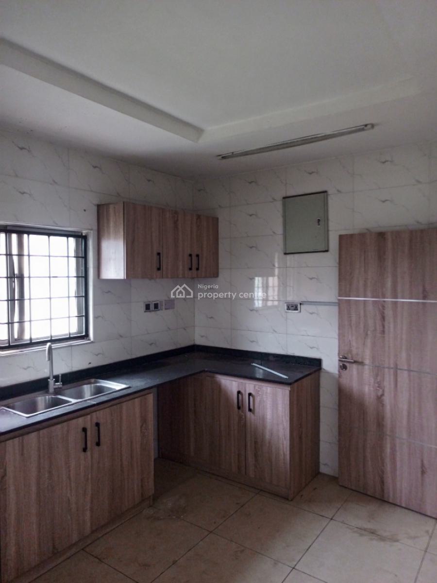 Spacious 2 Bedroom Flat, All Room En Suite with Guest Toilet and Bath, Off Omofade Crescent, Omole Phase 1 Gra Lagos, Omole Phase 1, Ikeja, Lagos, Flat / Apartment for Rent