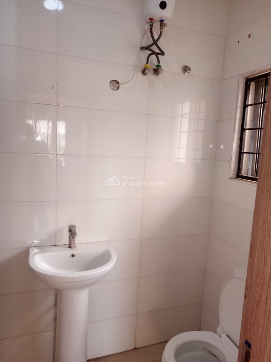Spacious 2 Bedroom Flat, All Room En Suite with Guest Toilet and Bath, Off Omofade Crescent, Omole Phase 1 Gra Lagos, Omole Phase 1, Ikeja, Lagos, Flat / Apartment for Rent