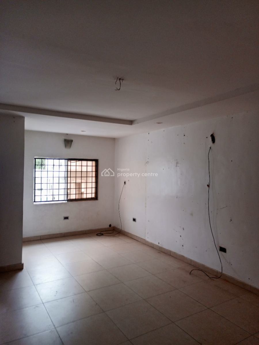 Spacious 2 Bedroom Flat, All Room En Suite with Guest Toilet and Bath, Off Omofade Crescent, Omole Phase 1 Gra Lagos, Omole Phase 1, Ikeja, Lagos, Flat / Apartment for Rent