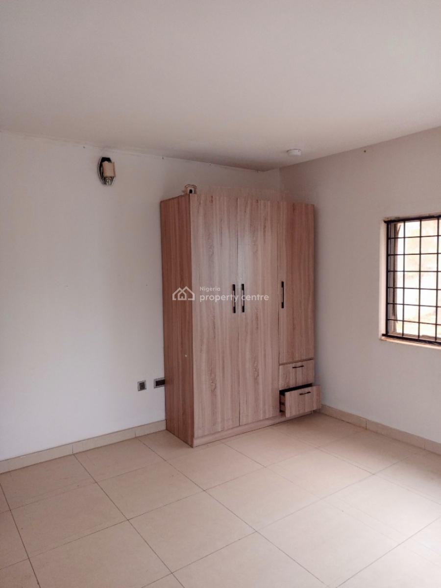 Spacious 2 Bedroom Flat, All Room En Suite with Guest Toilet and Bath, Off Omofade Crescent, Omole Phase 1 Gra Lagos, Omole Phase 1, Ikeja, Lagos, Flat / Apartment for Rent