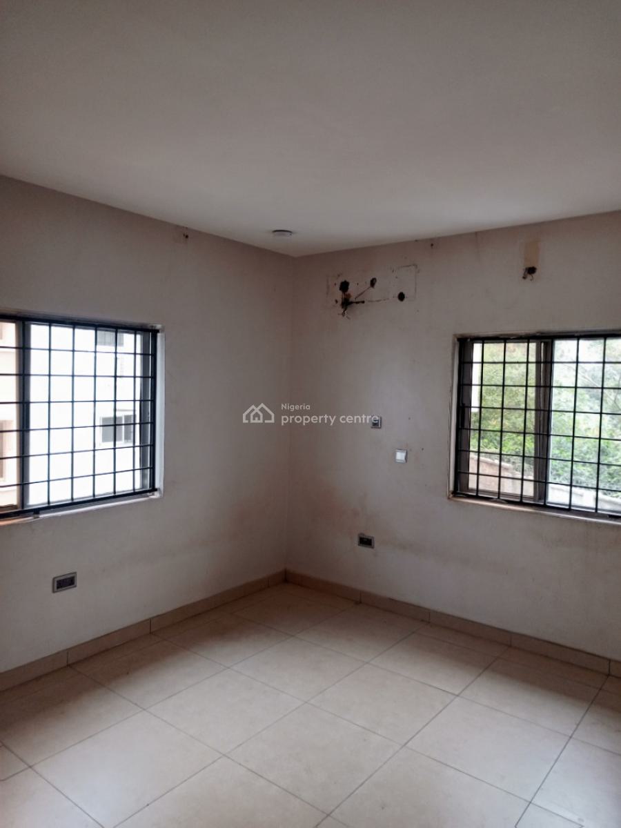 Spacious 2 Bedroom Flat, All Room En Suite with Guest Toilet and Bath, Off Omofade Crescent, Omole Phase 1 Gra Lagos, Omole Phase 1, Ikeja, Lagos, Flat / Apartment for Rent