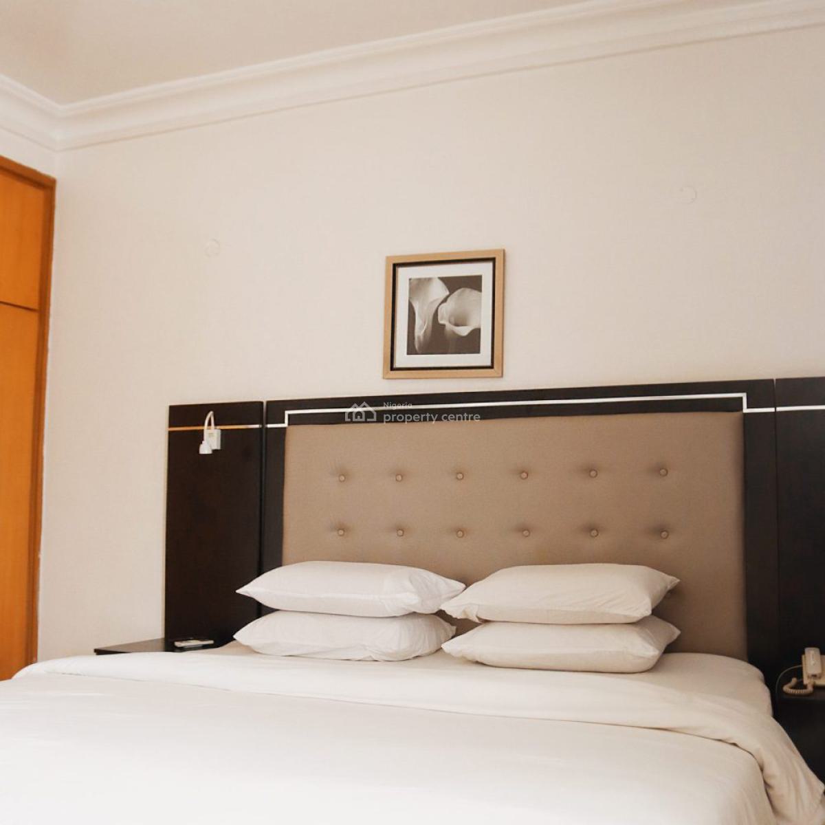 Nicely Furnished Studio Apartment, Isolo, Lagos, Flat / Apartment Short Let