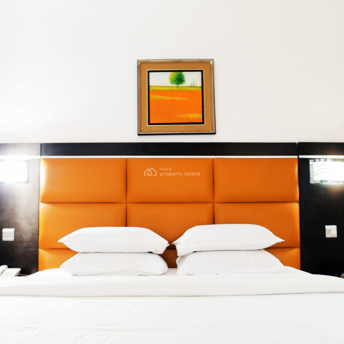 Nicely Furnished 3 Bedroom Apartment, Isolo, Lagos, Flat / Apartment Short Let