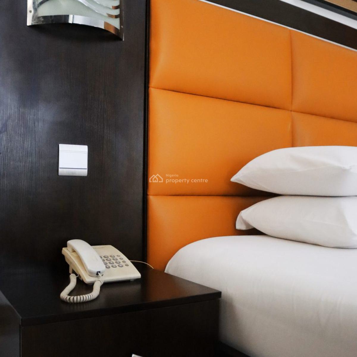 Nicely Furnished 3 Bedroom Apartment, Isolo, Lagos, Flat / Apartment Short Let