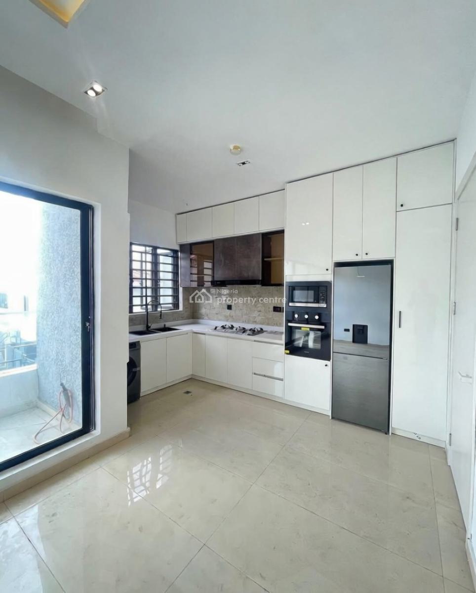 2 Bedroom Apartment, Lekki Phase 1, Lekki, Lagos, Block of Flats for Sale