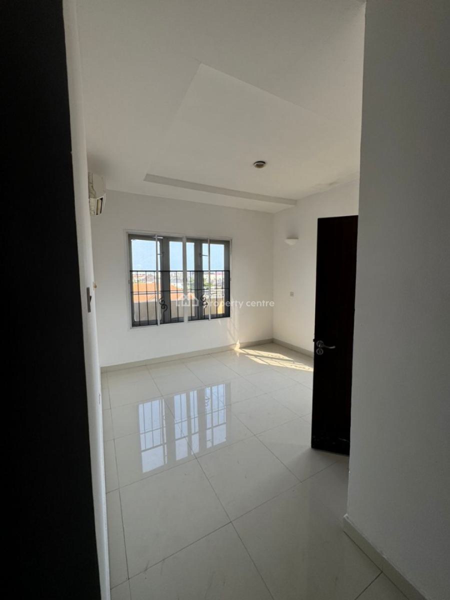 Fully Serviced 3 Bedroom Penthouse with 2 Rooms Bq, Lekki Phase 1, Lekki, Lagos, Flat / Apartment for Rent