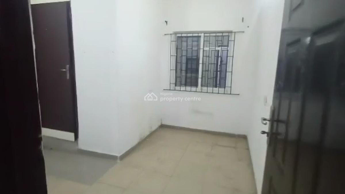 Standard 3bedroom Flat Ground-floor, Off Sura Mogaji, Ilupeju, Lagos, Flat / Apartment for Rent