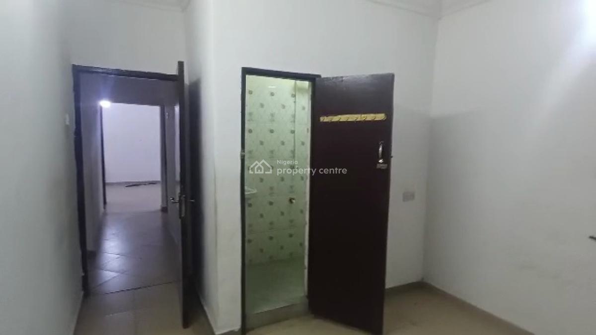 Standard 3bedroom Flat Ground-floor, Off Sura Mogaji, Ilupeju, Lagos, Flat / Apartment for Rent