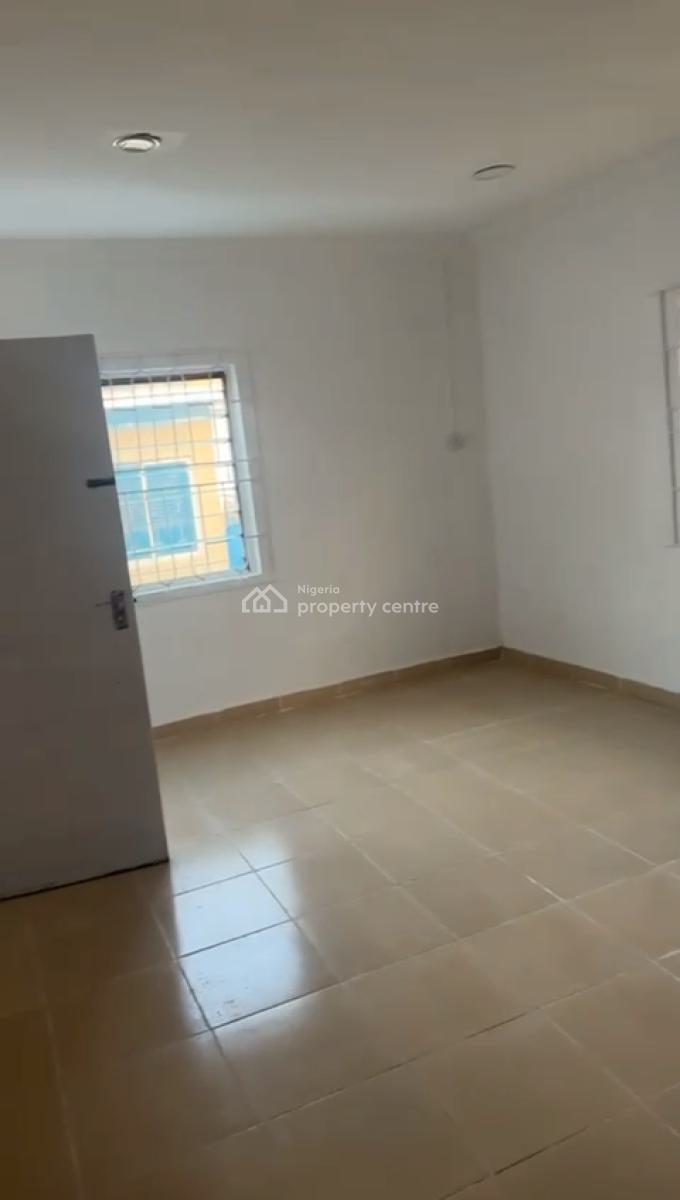 Lovely 3 Bedroom Apartment, Off Awolowo Way, Ikeja, Lagos, Flat / Apartment for Rent