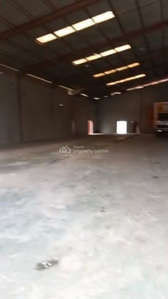 1400sqmt Warehouse Space, Dopemu (close to Cement Bus Stop), Dopemu, Agege, Lagos, Warehouse for Rent