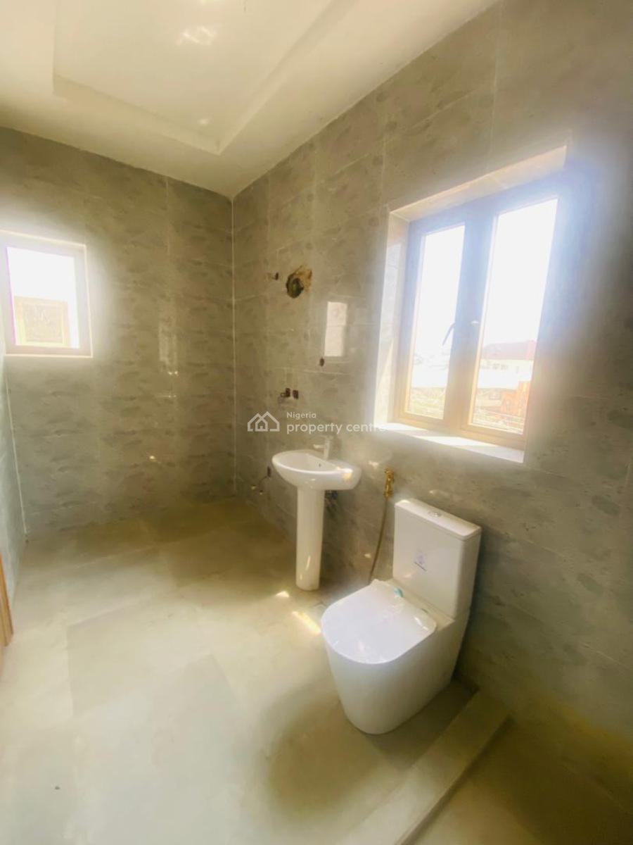 Luxurious 5 Bedroom Fully Detached with Underground Bq, Gra, Phase 2,, Gra Phase 2, Magodo, Lagos, Detached Duplex for Sale