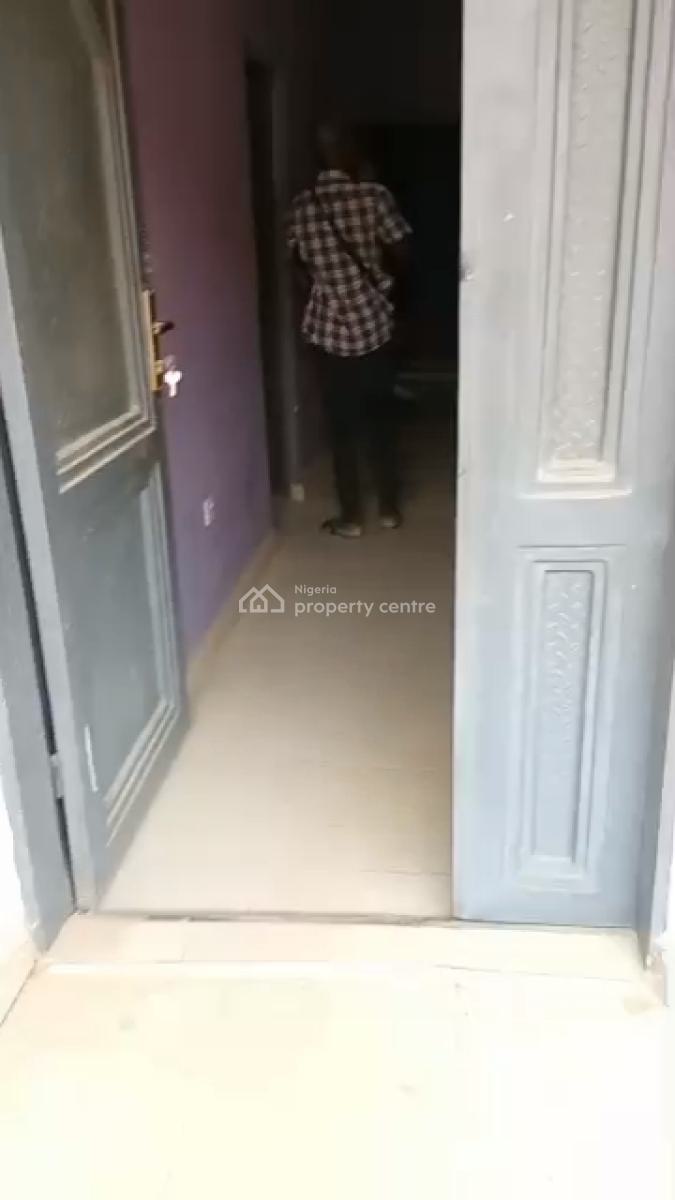 Lovely 3 Bedroom Apartment, New Oko Oba, New Oko-oba, Agege, Lagos, Flat / Apartment for Rent