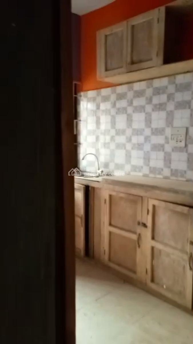 Lovely 3 Bedroom Apartment, New Oko Oba, New Oko-oba, Agege, Lagos, Flat / Apartment for Rent