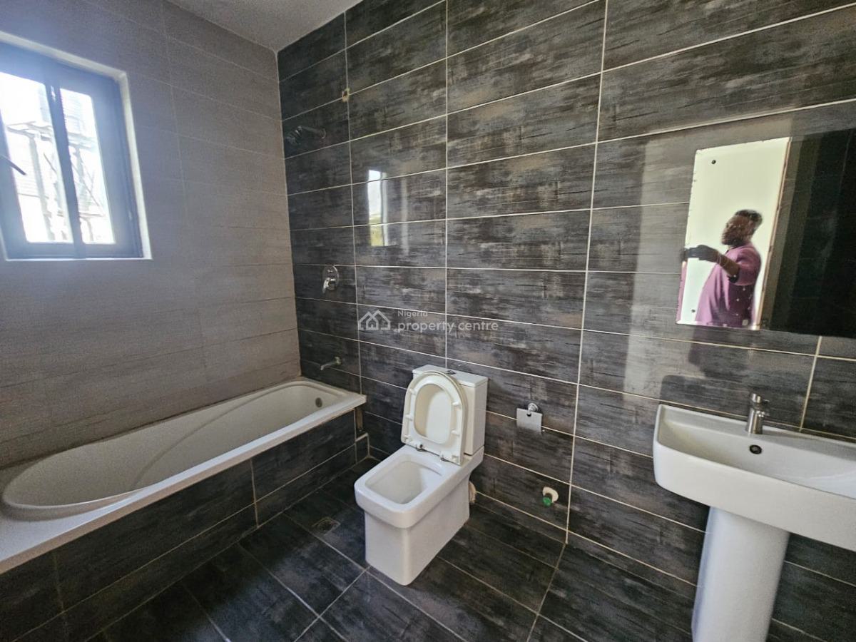 Fantastic 4 Bedroom Fully Service Terrace House with Bq , Rooftop, Off Bourdilor Road, Old Ikoyi, Ikoyi, Lagos, Terraced Duplex for Rent