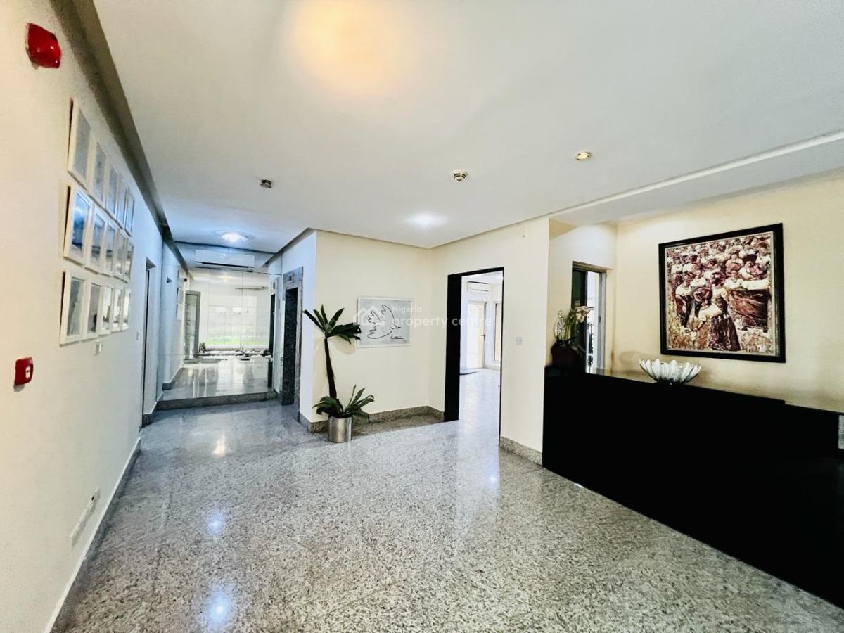 Luxury 3 Bedroom with Swimming Pool and Gym, Off Rock Drive Street., Lekki Phase 1, Lekki, Lagos, Flat / Apartment for Rent