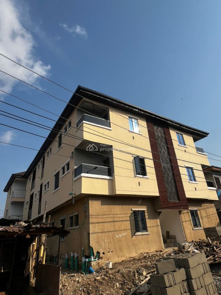 One-bed Apartment, Upstairs with   - Two Toilet, Shomolu, Lagos., Shomolu, Lagos, Mini Flat (room and Parlour) for Rent