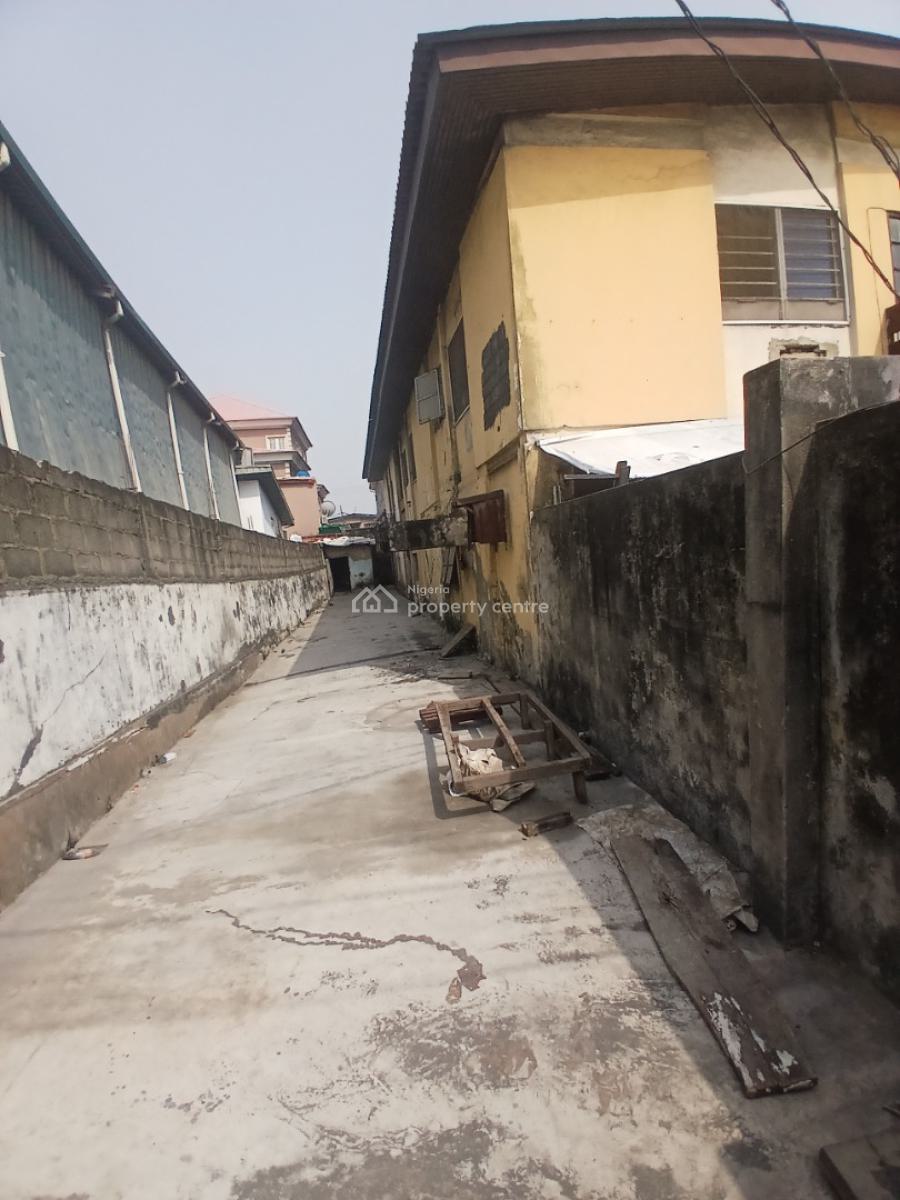 4nos of 4bedroom Flat Along Bab Animashaun Road, Bab Animashaun,, Surulere, Lagos, Block of Flats for Sale