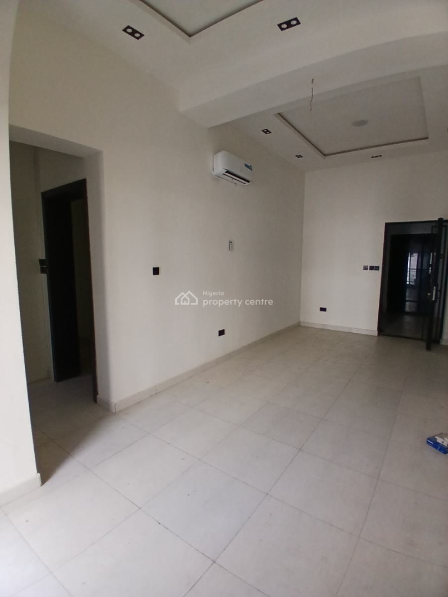 New and Serviced with 24/7 Power Supply 2 Sizeable 2 Bedroom En-suite, Lekki Phase 1, Lekki, Lagos, Flat / Apartment for Sale