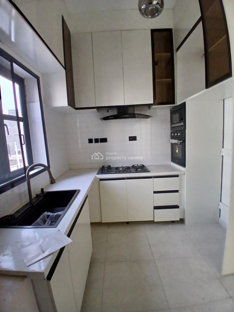 New and Serviced with 24/7 Power Supply 2 Sizeable 2 Bedroom En-suite, Lekki Phase 1, Lekki, Lagos, Flat / Apartment for Sale