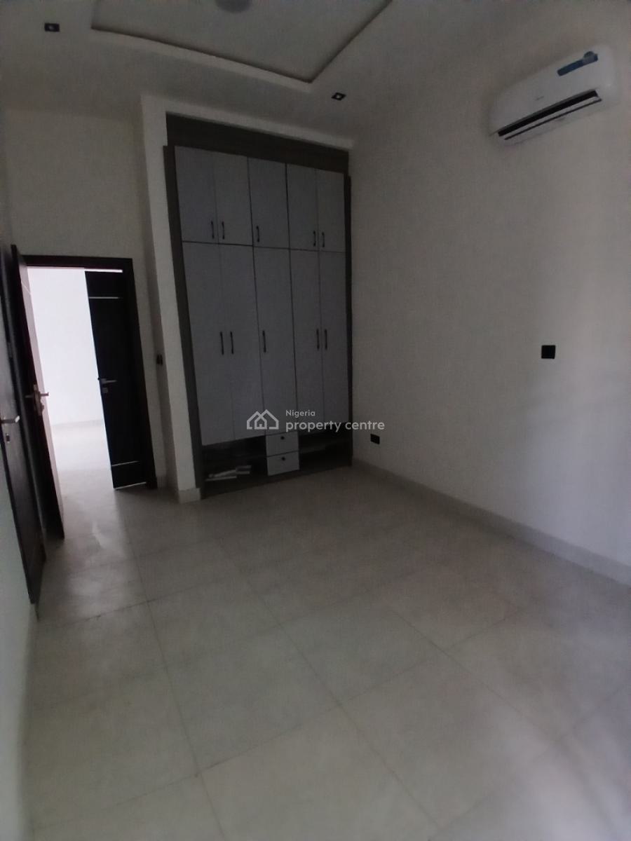 New and Serviced with 24/7 Power Supply 2 Sizeable 2 Bedroom En-suite, Lekki Phase 1, Lekki, Lagos, Flat / Apartment for Sale